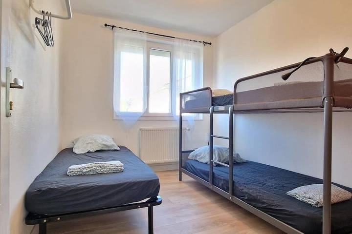 Location de vacances pour 3 personnes, avec vue et jardin à Aurillac - 3