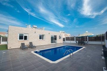 Holiday Rental for 6 People in Protaras, South Cyprus, Photo 3