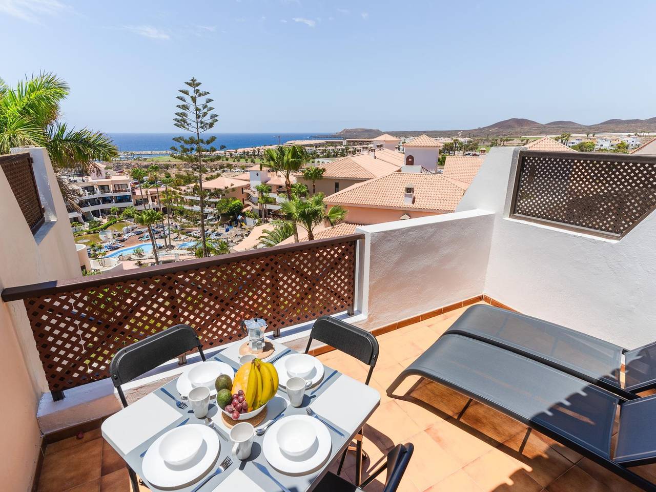 Entire holiday apartment, Preciós Apartament A Golf Del Sud Amb Vistes Al Mar in Las Adelfas, San Miguel de Abona