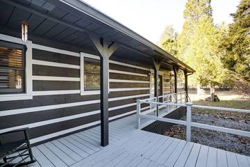 Log Cabin for 3 Guests in Nashville, Tennessee, Picture 4