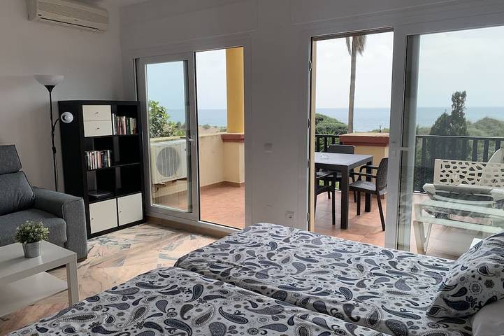 Appartement entier, Appartement 817 en bord de mer avec vue sur la mer in Don Carlos Elviria, Marbella