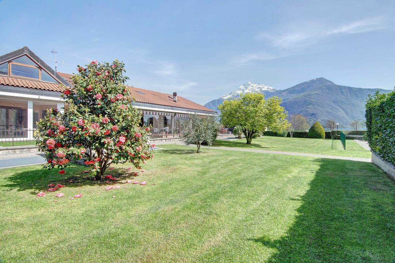 Ganze Wohnung, Ferienwohnung 'Casa Vacanze Vigna Del Lago' mit Blick auf den See, Gemeinschaftspool und Wlan in Dongo, Comer See