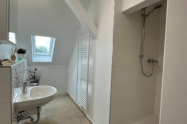 Ganze Wohnung, Zentrales neues, modernes Apartment. Schneller Zugang mittels Code-Schloss in Herne, Ruhrgebiet