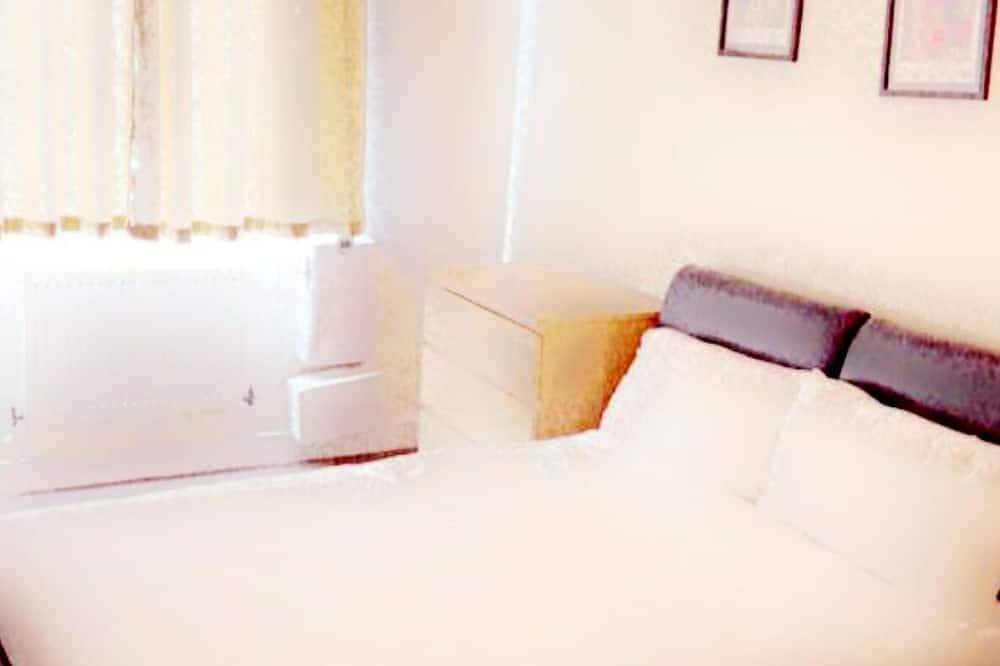 By the seaside in Greenwich, London