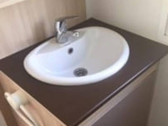 Camping Le Bois de Pins - Mobilheim 4 personen - Confort 2 Schlafzimmer + Tv inklusive in Salses-le-Château, Mittelmeerküste (Frankreich)