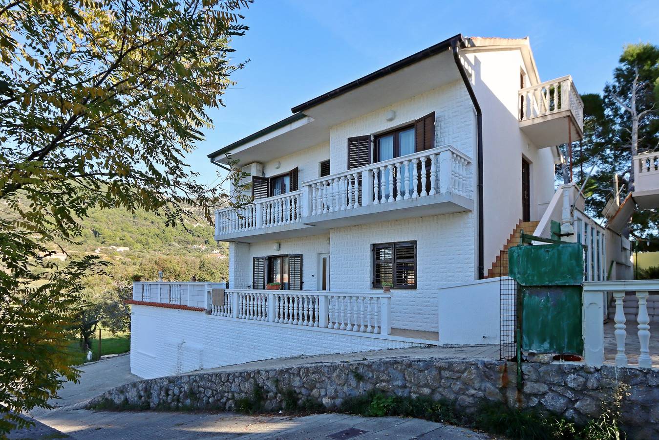 Appartamento intero, Appartamento di due stanze con balcone Banjol, Arbe - Rab A-16082-a in Banjol, Rab