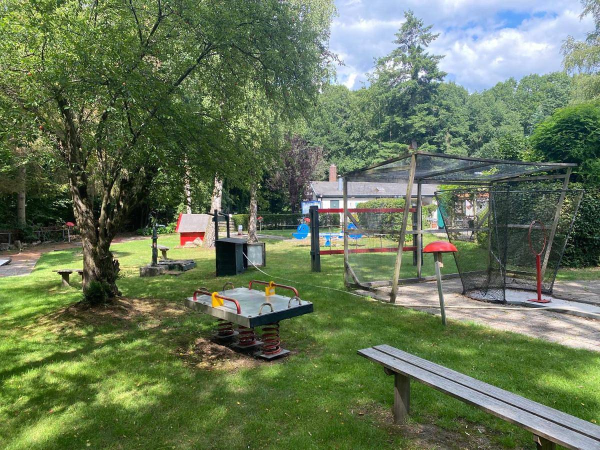 Ruim privacyvol chalet met overdekt terras in Ermelo, Veluwe