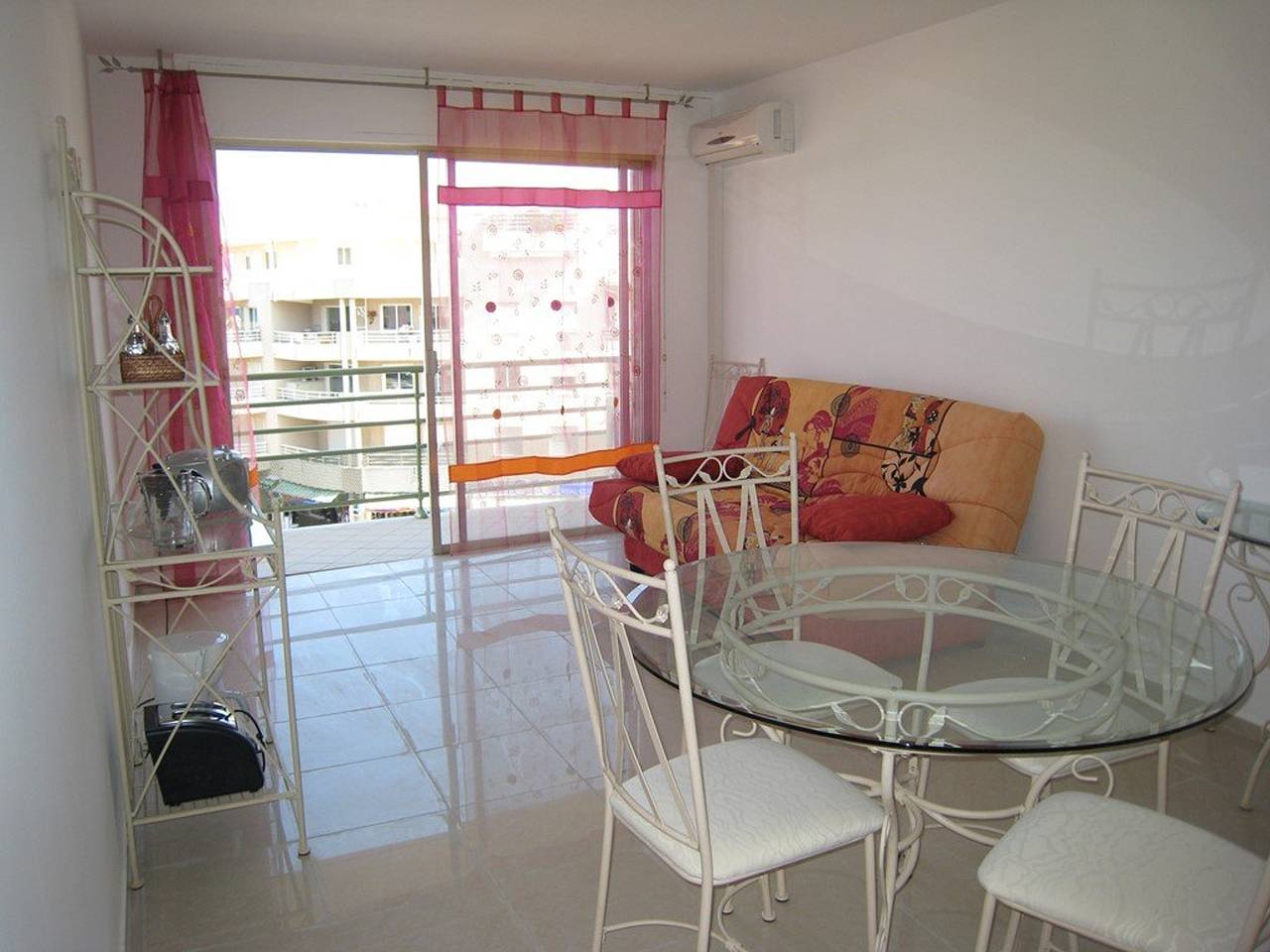 Appartement entier, Charmant T2 cabine 40m², centre-ville, balcon, clim, ascenseur, à Cavalaire-sur-Mer in Cavalaire-sur-Mer, Parc national de Port-Cros