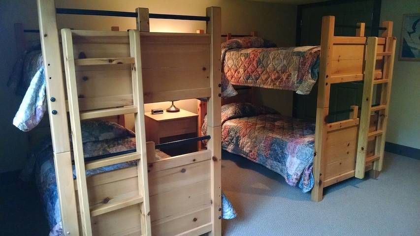 Cottage for 12 people, with yard in Michigan