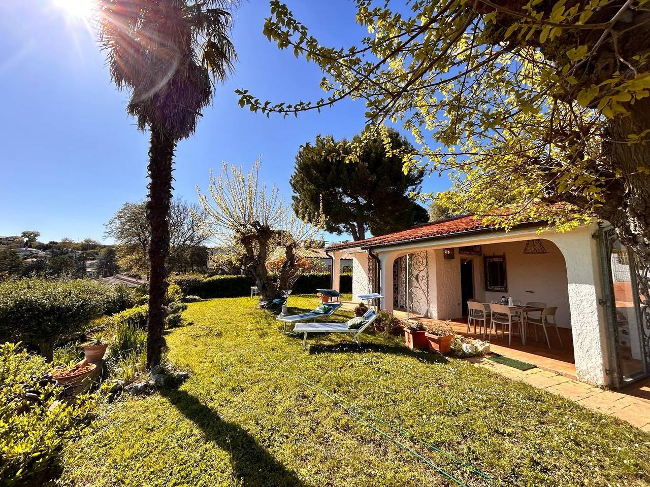 Villa Margherita, con giardino, vista mare e wifi in Numana, Riviera del Conero