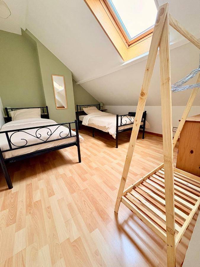 Appartement entier, Bright loft-style duplex 6 people Dunkirk in Coudekerque-Branche, Côte des dunes de Flandres