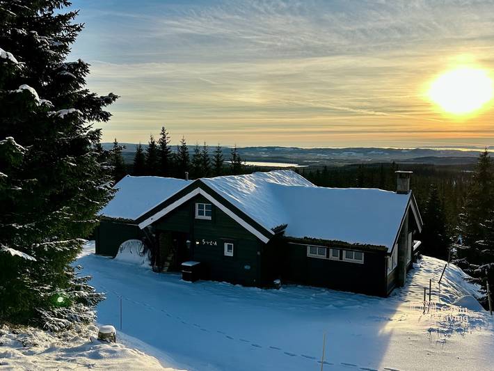 Hytte for 10 personer, med utsikt i Ringsaker 