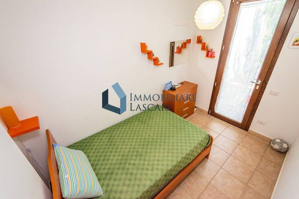 Villa Pietro a stone's throw from the sea 6 beds in Gorgo Lungo, Palermo Province