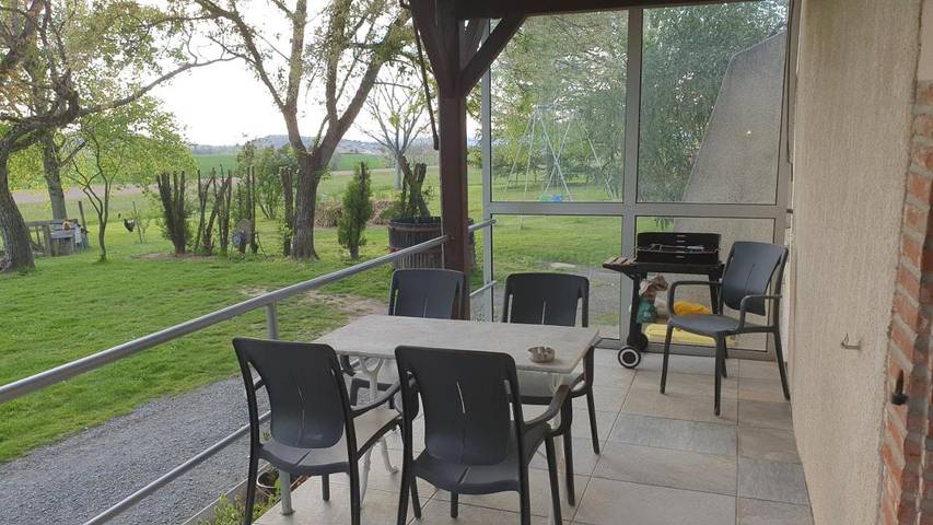 Location de vacances pour 6 personnes, avec jardin ainsi que piscine et vue à Fréjairolles - 4