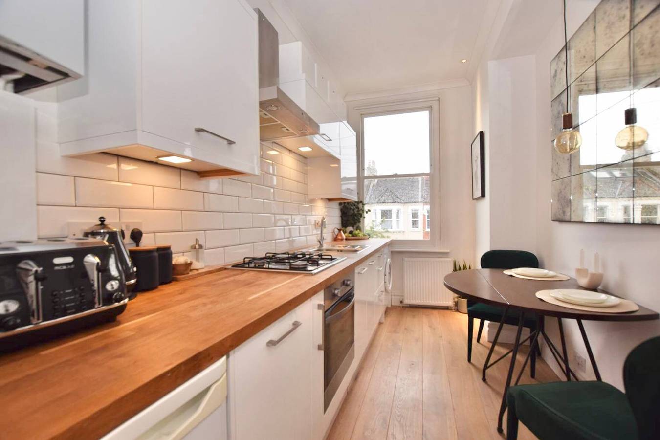 Entire holiday apartment, Studio flat in heart of Balham in Wandsworth, London