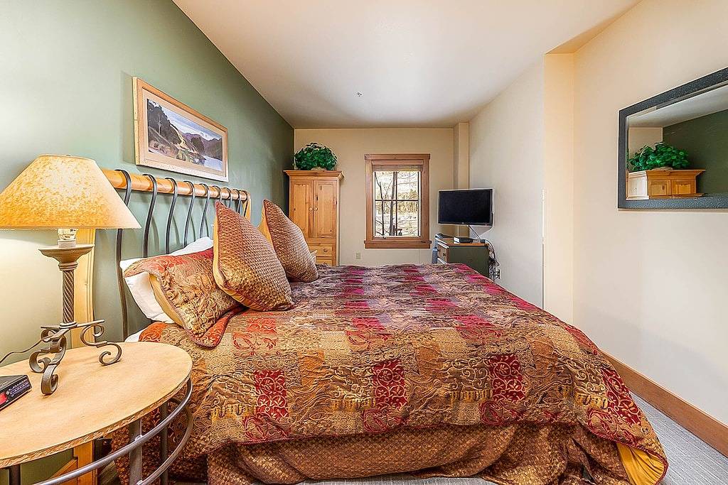 Ganze Wohnung, Gemütliche Wohnung in River Run, King-Size-Bett, zu Fuß zur Gondel, gratis Wifi in Arapahoe Basin