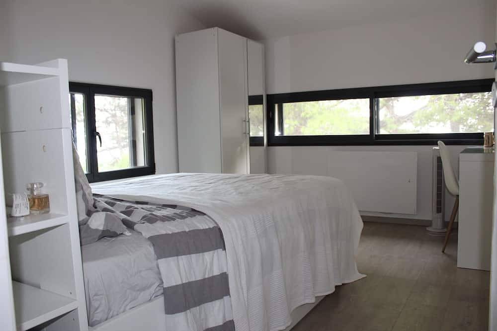 Villa moderne 4 chambres pieds dans l'eau in Carqueiranne, Parc national de Port-Cros