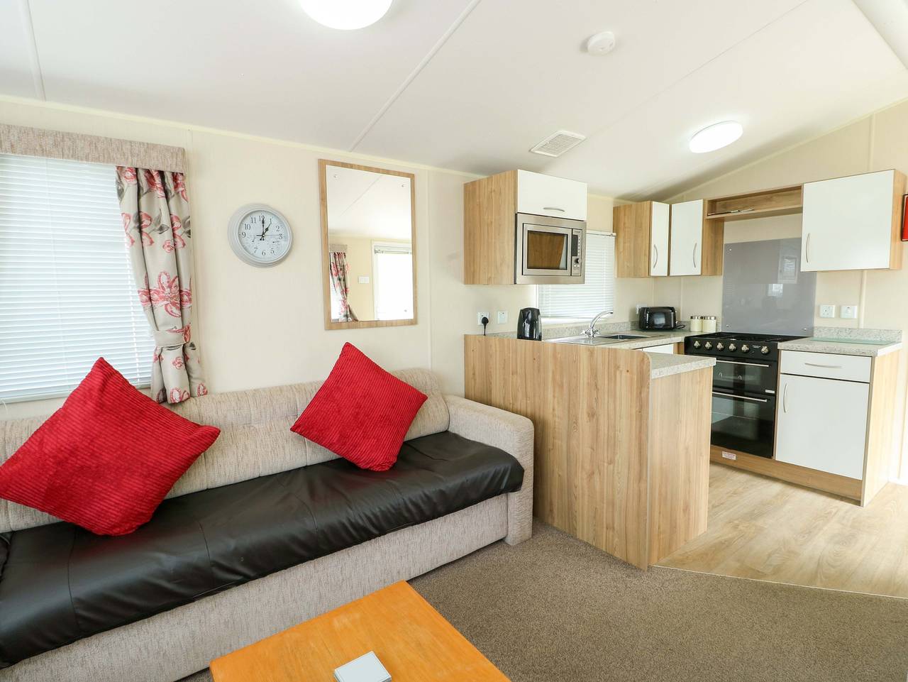 J J Caravan in Towyn, Conwy en omgeving