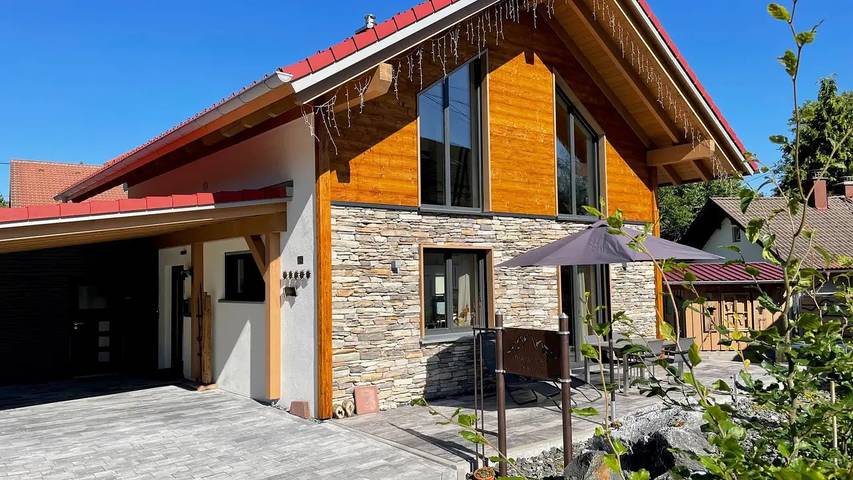 Ferienhaus für 5 Personen, mit Garten und Whirlpool sowie Sauna in Oy-Mittelberg