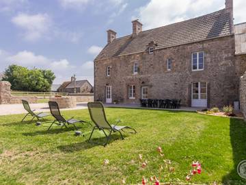 Gîte pour 10 personnes, avec jardin à Anneville-en-Saire