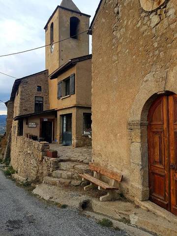 Gîte pour 9 personnes, avec terrasse et vue à Eyne
