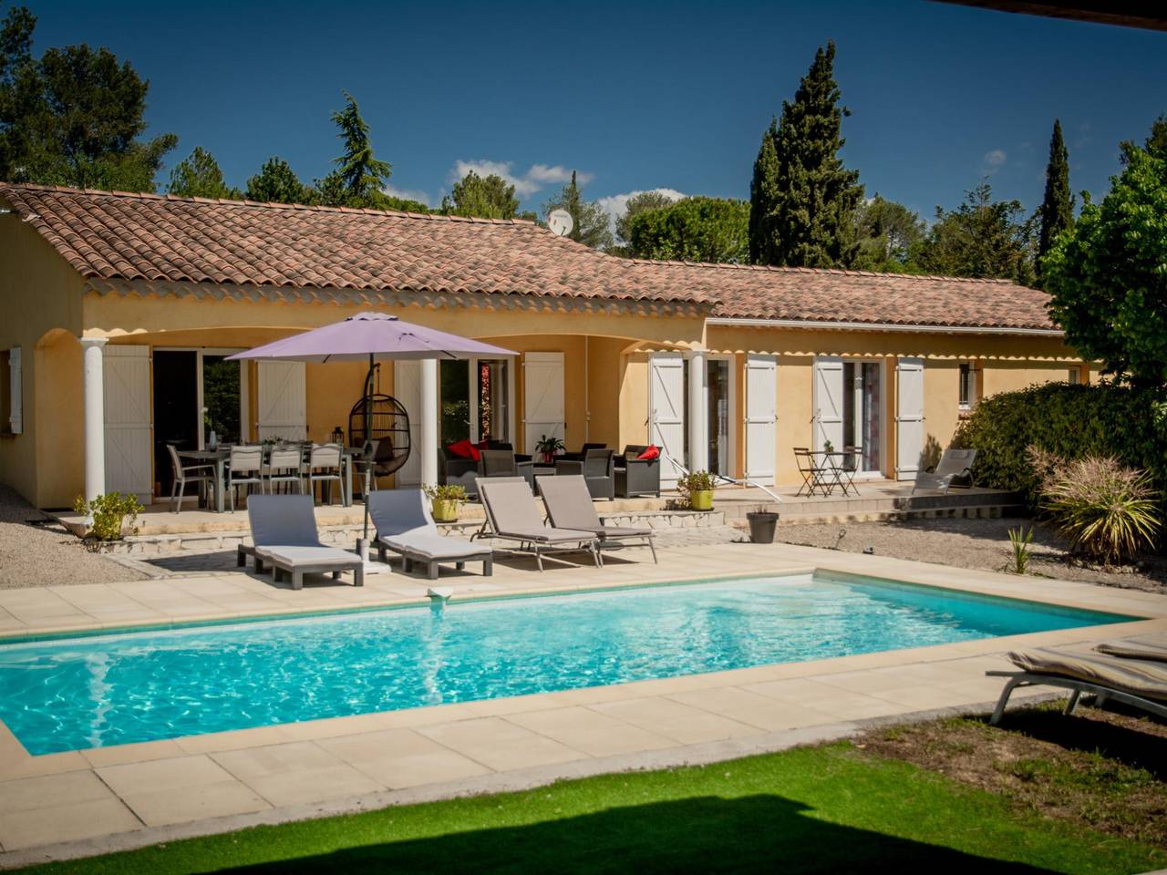 Villa with air conditioning and private pool in Bagnols-en-Forêt, Region de Draguignan