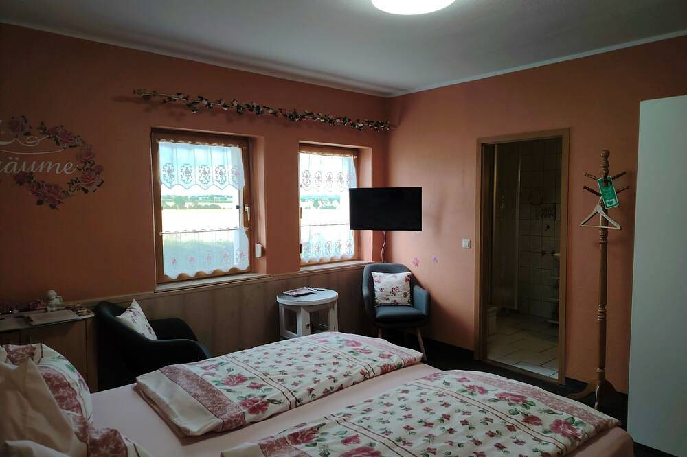 Ferienhaus/Pension in ruhiger Lage auf dem Lande. Viel Platz für Familien in Niederau (Sachsen), Meißen Region