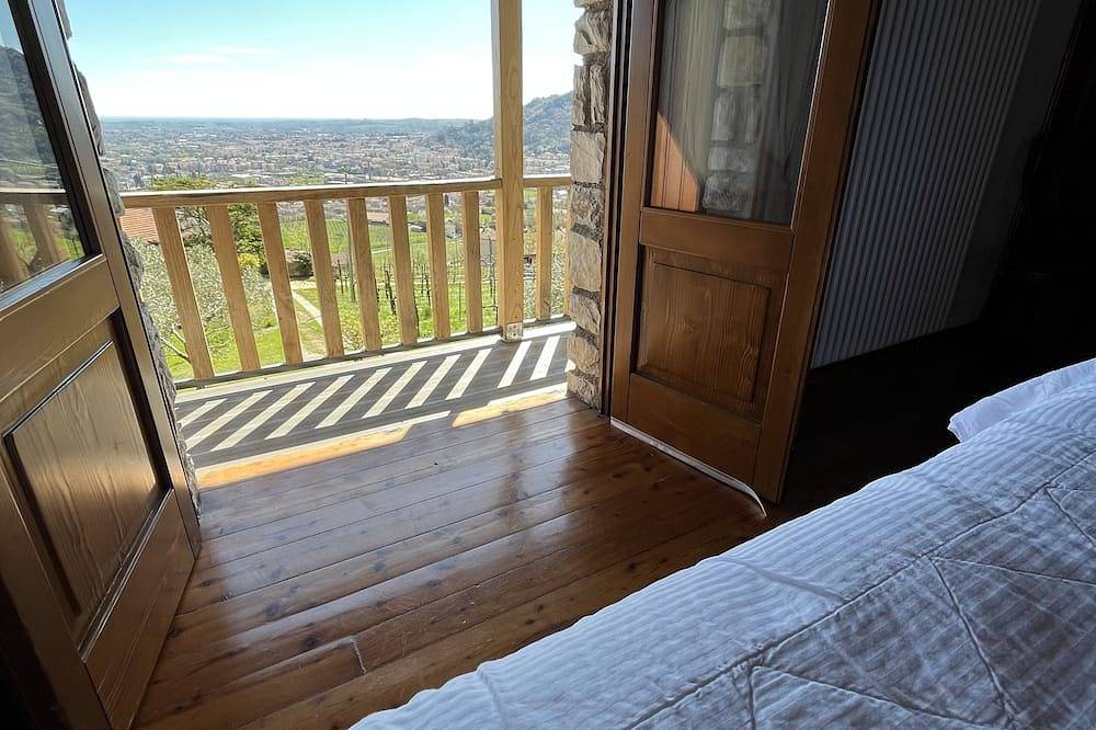 Relaxing Chalet equipped whit a private Wellness Area: Sauna and Jacuzi hot tub! in Vittorio Veneto, Südliche Karnische Alpen