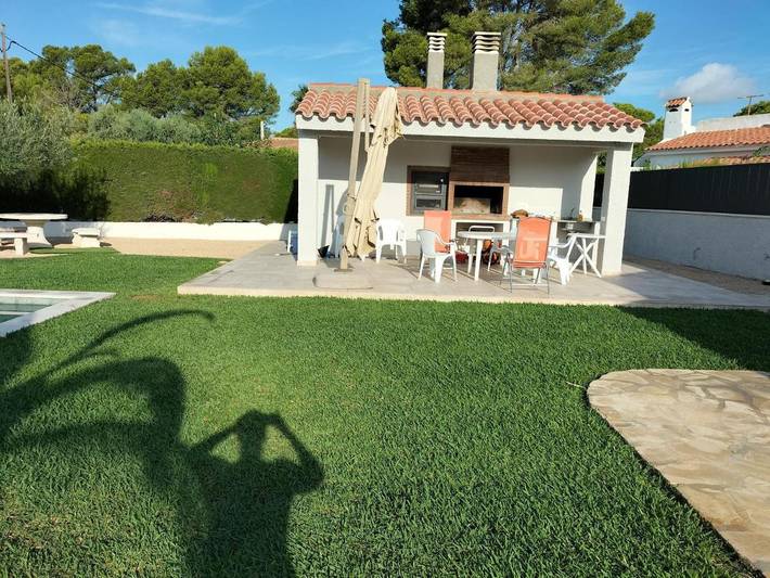 Chalet pour 6 personnes, avec terrasse ainsi que piscine et jardin à L'Ametlla de Mar - 2