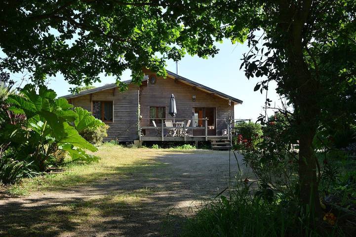 Gîte pour 5 personnes, avec Jacuzzi ainsi que Terrasse et Jardin à Tréduder