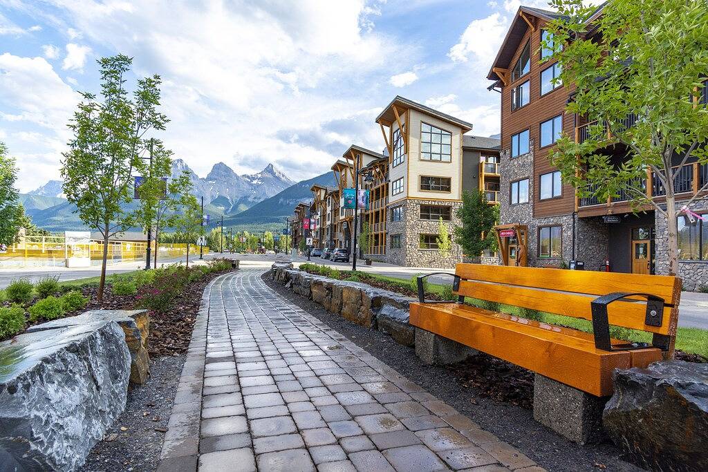 Ganze Wohnung, Luxurious Condo in the Heart of Canmore in Canmore, Banff-Nationalpark