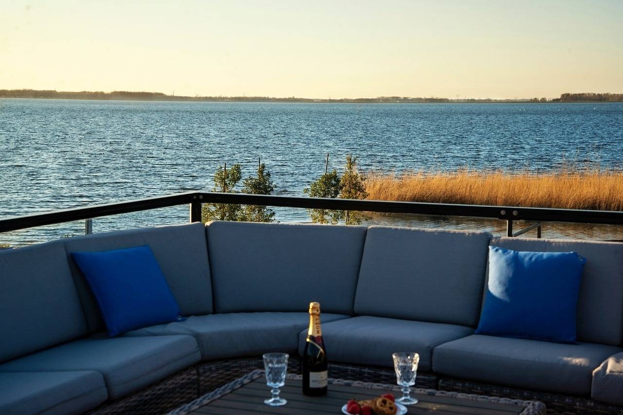 Royale Cube mit Dachterrasse. Meerblick und Strand in Veluwe