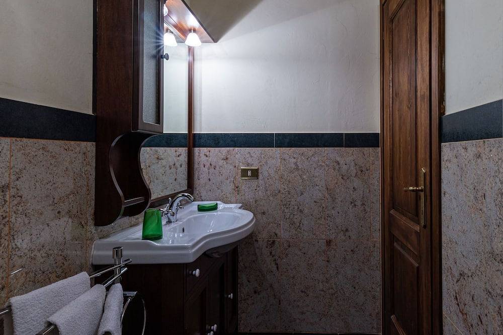 Ganze Wohnung, Arte e Cucina in San Carlo (Como), Gravedona ed Uniti