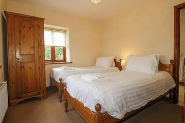 Cottage for 12 People in Shropshire, West Midlands, Photo 1