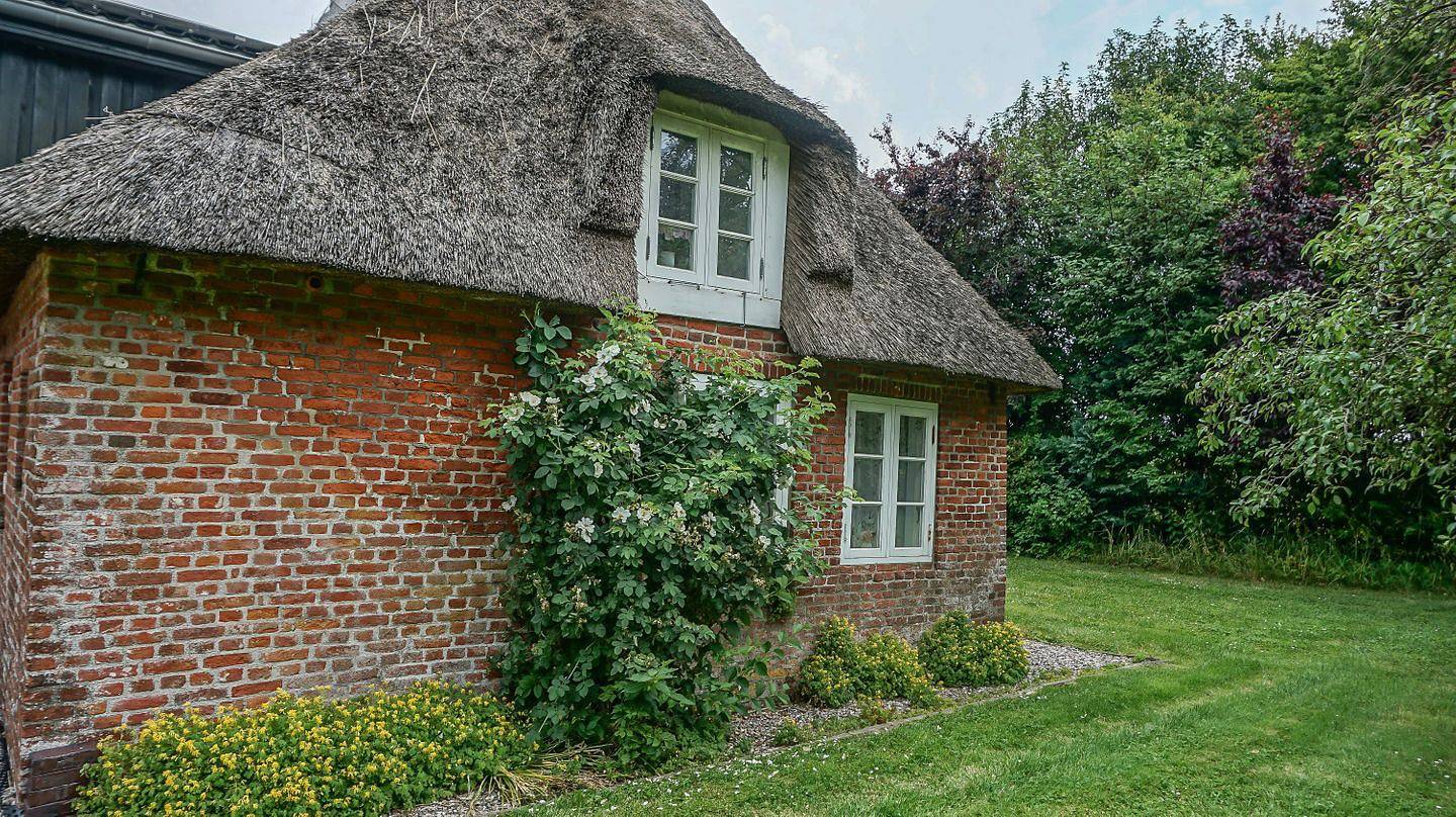 Groß Anno 1768: Reetdachhaus mit Sauna & Whirlpool für 10 in Osterhever, Eiderstedt