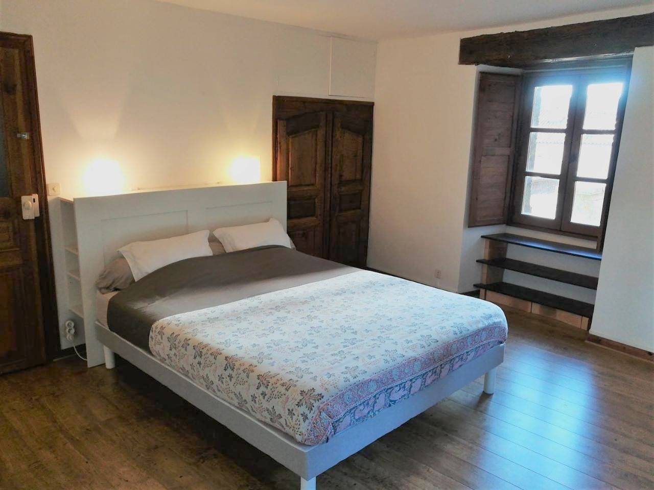 Chambres La Prévôté - Randonneurs et Pèlerins - Ancien couvent contre la Cathédrale in Le Puy-en-Velay, Haute-Loire