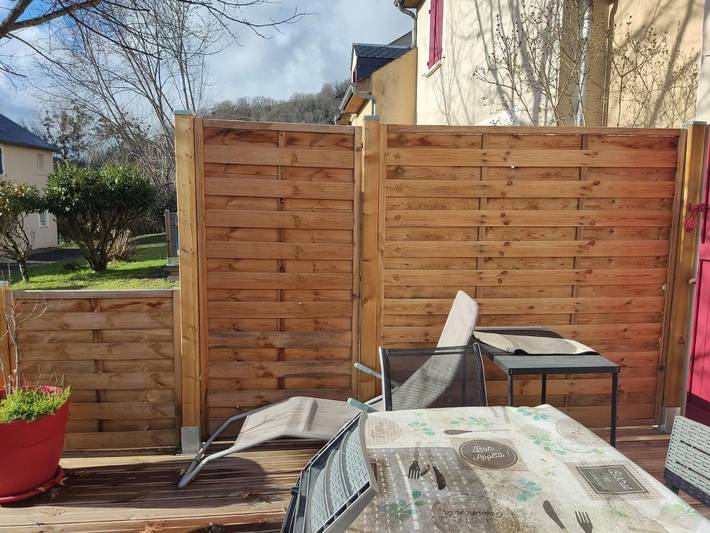 Location de vacances pour 5 personnes, avec terrasse ainsi que bassin pour enfant et piscine dans Saint-Geniez-d'Olt-et-d'Aubrac - 3