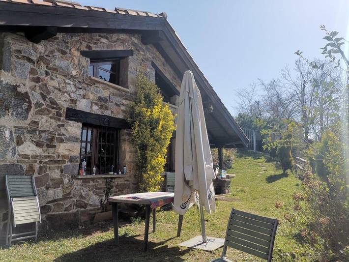 Casa rural para 8 personas, con Balcón además de Terraza y Vistas en Nava