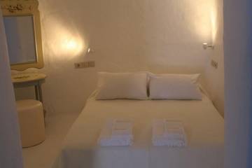 Villa for 3 People in Oia, Santorini, Photo 3