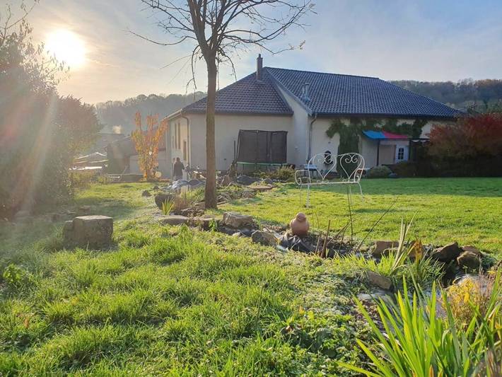 Gîte pour 4 personnes, avec Jacuzzi et Terrasse ainsi que Jardin et Vue à Rozérieulles
