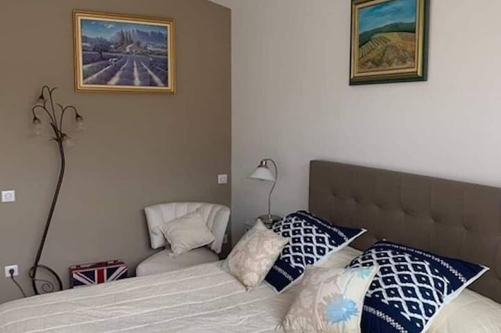 Location de vacances pour 10 personnes, avec Terrasse et Jardin à La Motte-d'Aigues - 2