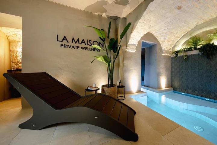 Holiday Home 'La Maison - Private Wellness -suite' with Balcony, Wi-Fi and Air Conditioning in Ostuni, Salento