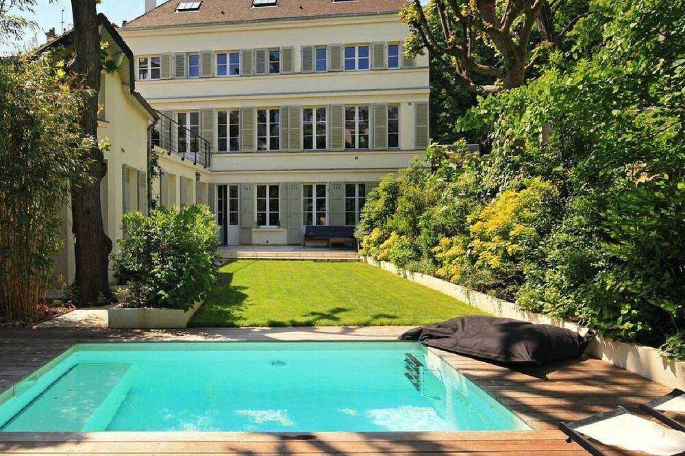 Außergewöhnliches Haus von 350m2 mit Garten und Pool im Herzen des Quartiers Latin in Paris, Ile de France