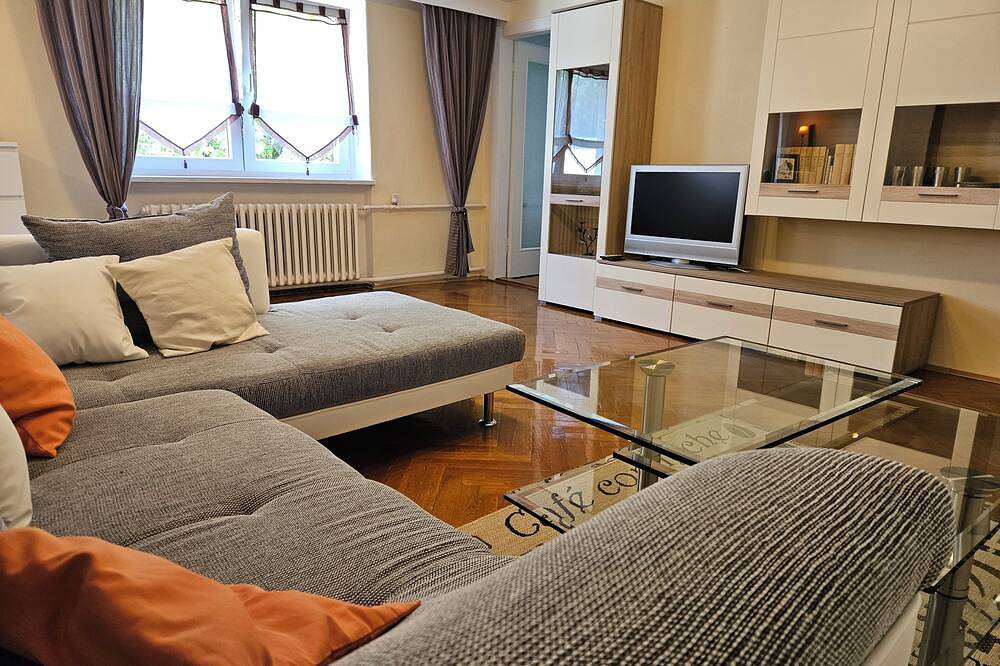Ganze Wohnung, Ruhig und zentral - Ferienwohnung mit viel Platz und Gartenblick in Grimma, Leipzig und Umgebung