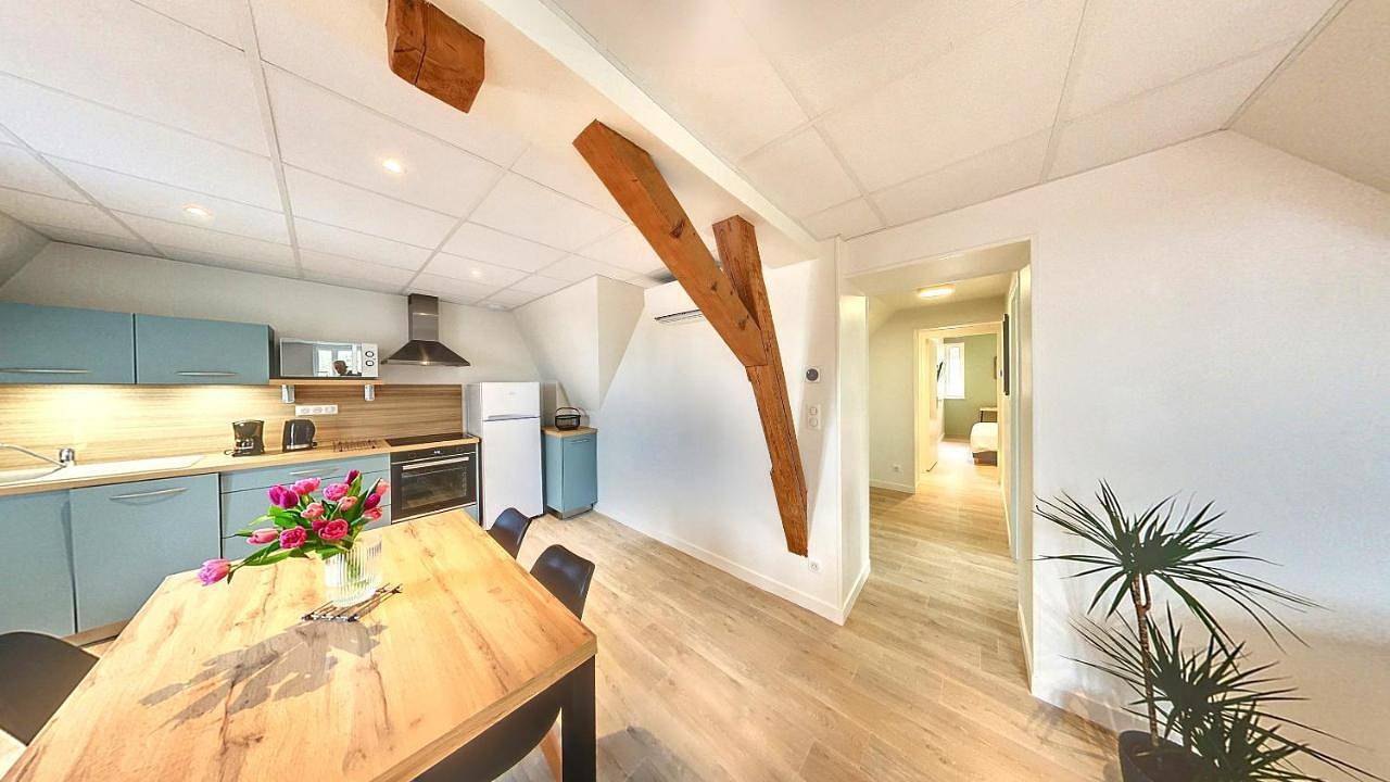 Appartement entier, Two-Bedroom Apartment in Bourbon-Lancy, Région de Charolles