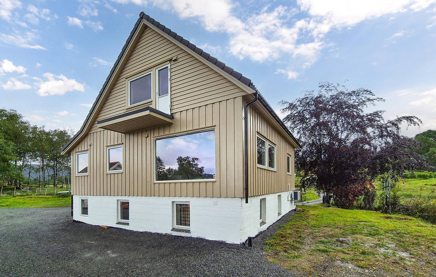 Ferienhaus für 8 Personen mit Terrasse in Vindafjord