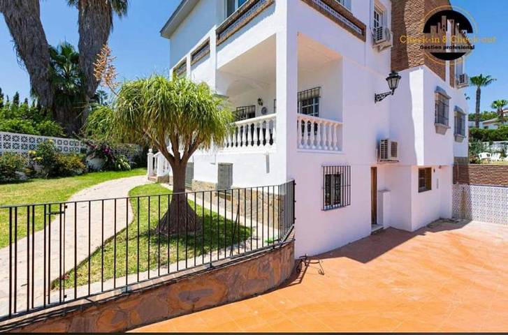 Casa rural para 16 personas, con jardín y piscina en Churriana - 3