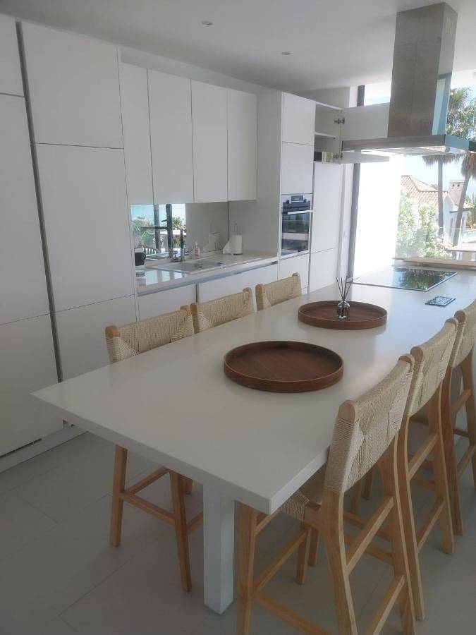 Chalet para 8 personas, con vistas además de piscina y jardín, Familias con niños en Campo de Gibraltar - 3
