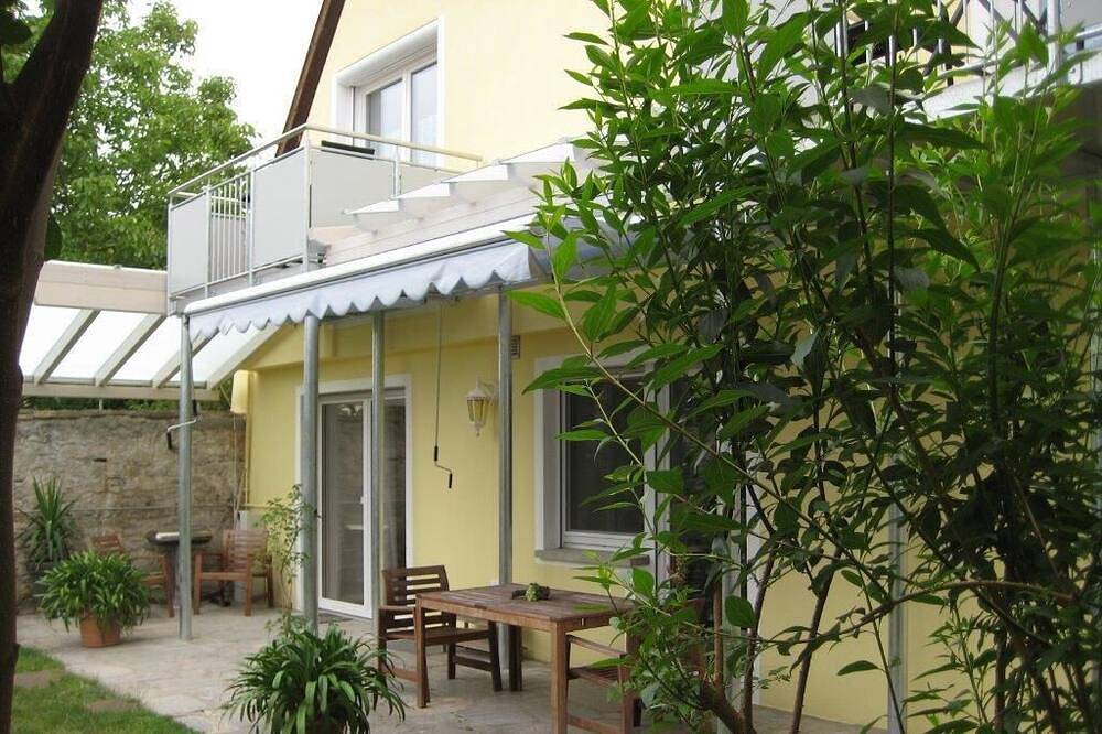 Ganze Wohnung, Großzügiges familiäres App. \"Weinstock\" (100m2) für bis zu 5 Personen in Sommerhausen, Fränkisches Weinland