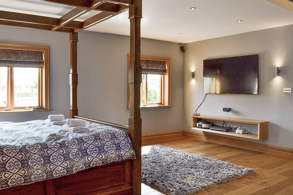 5 bedroom accommodation in Stalmine, near Poulton-le-Flyde in Lancashire